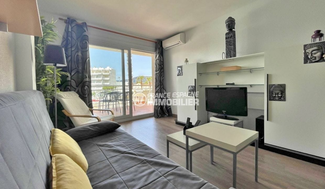 buy apartment rosas, 2 rooms 67 m², living room with terrace access