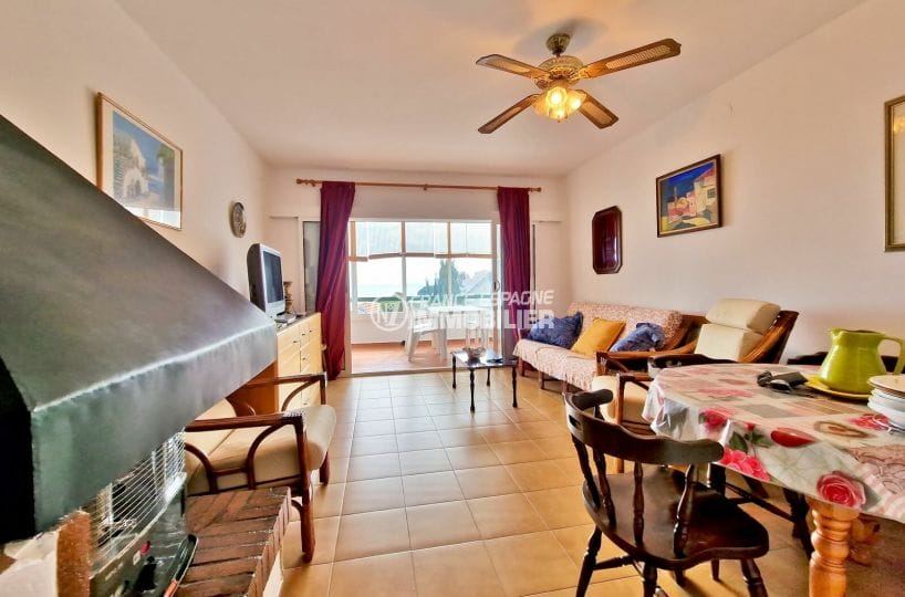 vente immobiliere rosas: villa 2 chambres 68 m², pièce à vivre avec cheminée