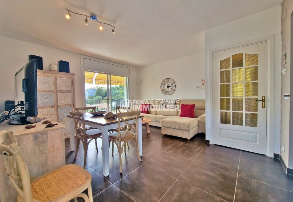 achat appartement rosas, 3 pièces vue mer 63 m², pièce à vivre accès terrasse