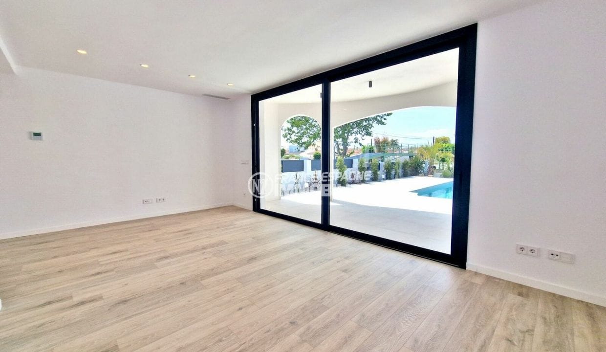maison a vendre a empuriabrava, 4 pièces 170 m² avec amarre, salon accès exterieure