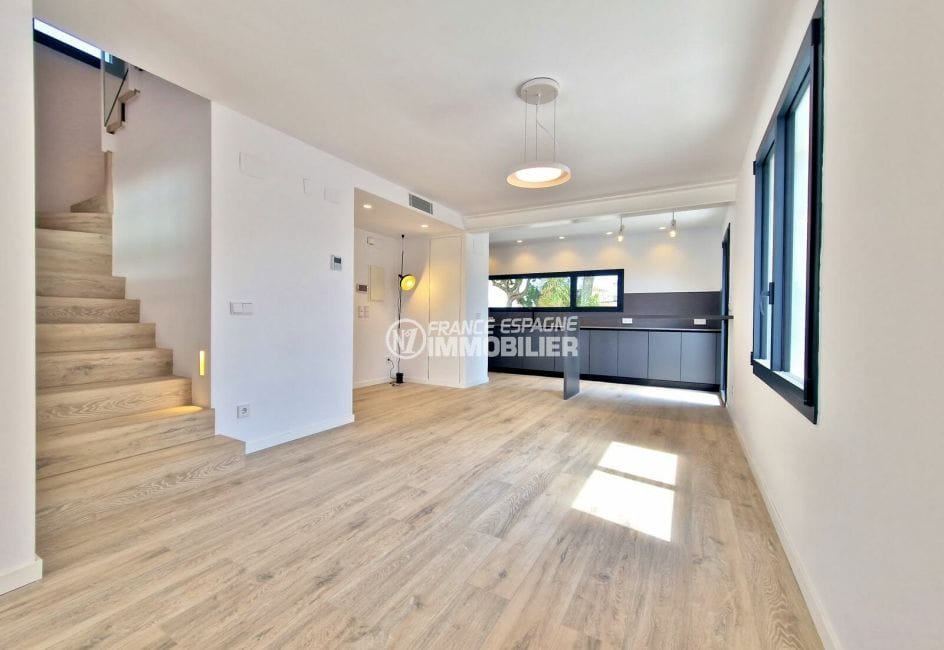 maison a vendre espagne, 4 pièces 170 m² avec amarre, pièce à vivre parquet au sol