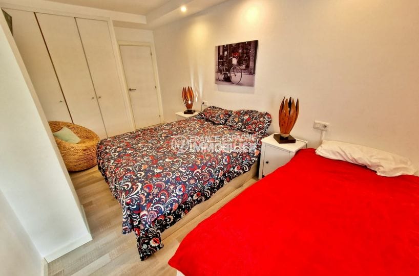 immocenter roses: appartement 3 pièces 71 m², premiere chambre avec placard