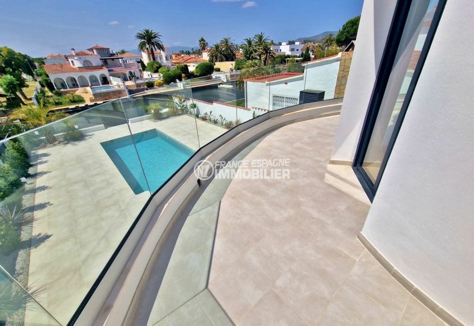 empuriabrava maison a vendre, 4 pièces 170 m² avec amarre, terrasse vue canal