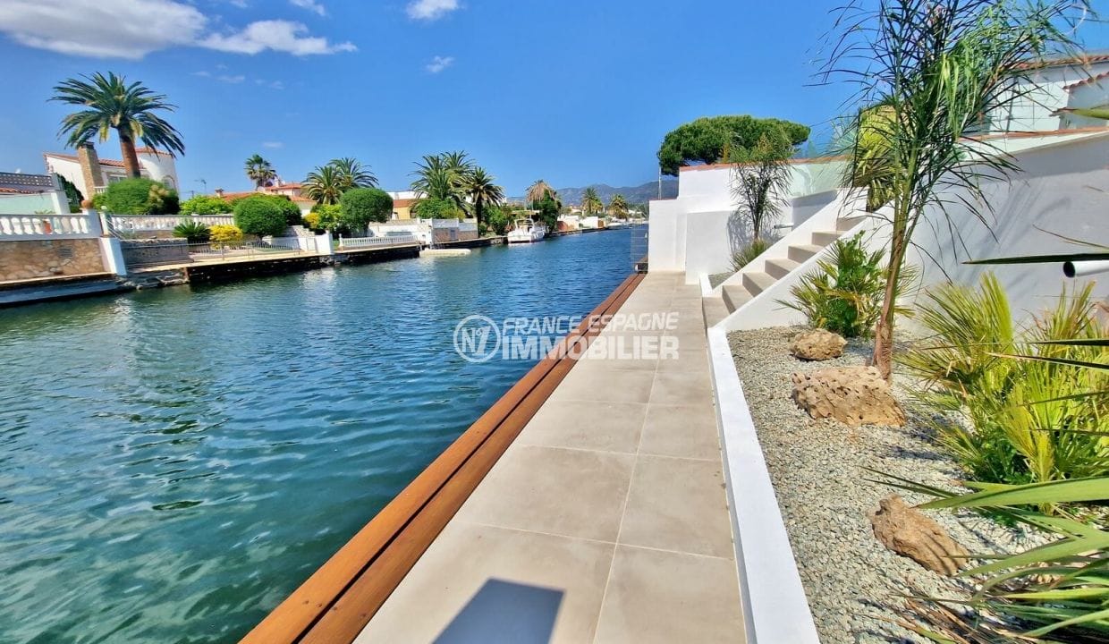 empuria immo: villa 4 pièces 170 m² avec amarre, belle vue canal