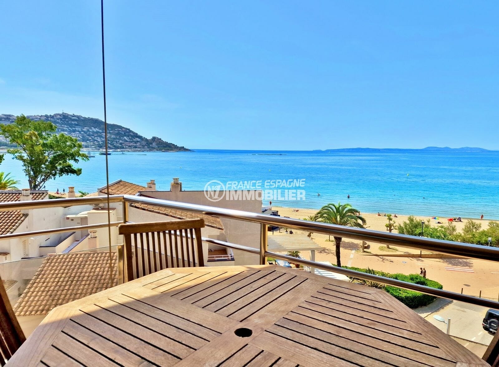 Exclusive roses - atico front sea view, 1st line, beach 20m