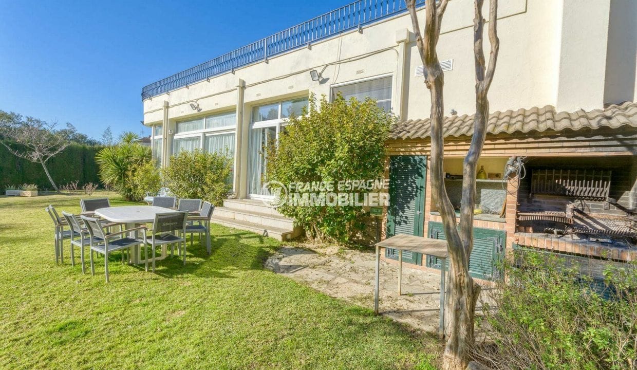 maison a vendre empuria brava, 8 pièces 998 m², terrasse avec barbecue