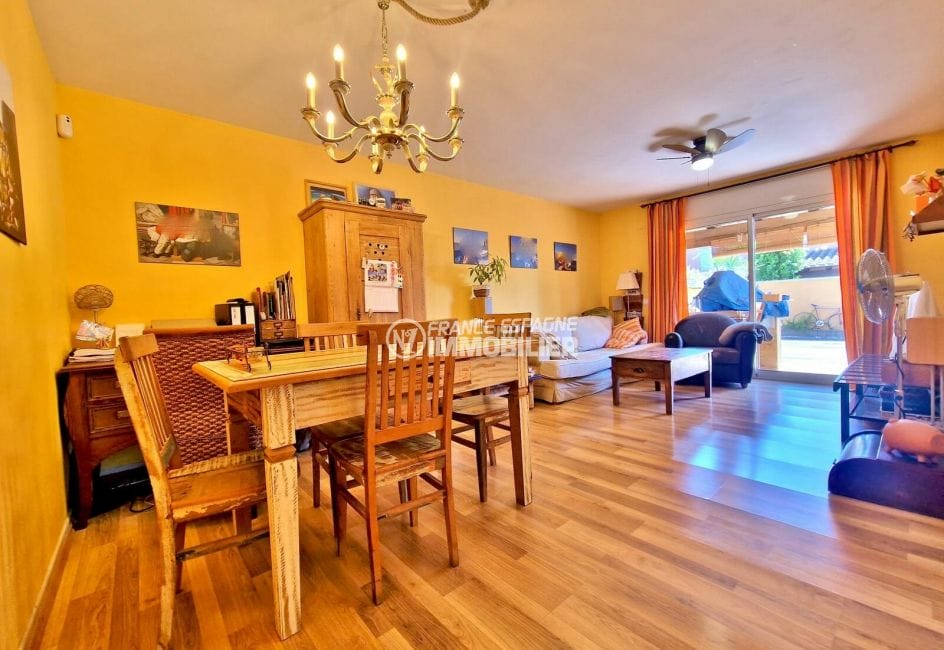 maison a vendre empuria brava, 5 pièces 130 m², pièce à vivre sol en parquet
