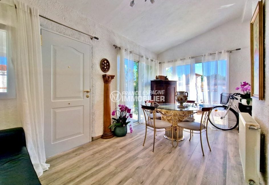 vente empuriabrava: villa 5 pièces 218 m² plain-pied, hall d'entrée