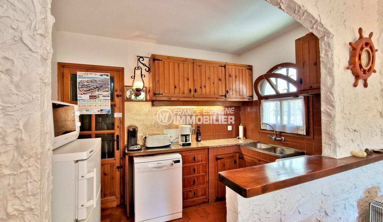 maison a vendre espagne, 3 pièces 90 m², cuisine américaine en bois