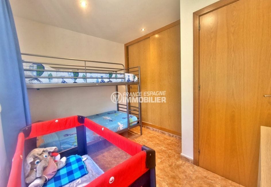 house for sale roses spain, 4 rooms 142 m², third bedroom with closet