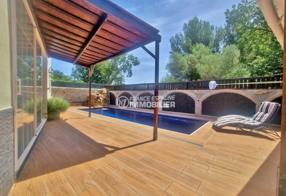 house for sale rosas spain, 4 rooms 142 m², semi-covered terrace with swimming pool
