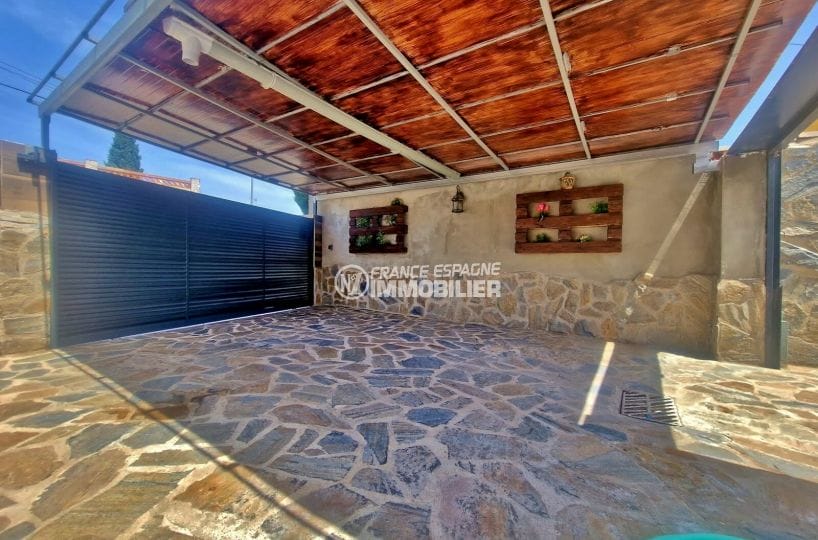 house roses spain, 4 rooms 142 m², covered parking in courtyard