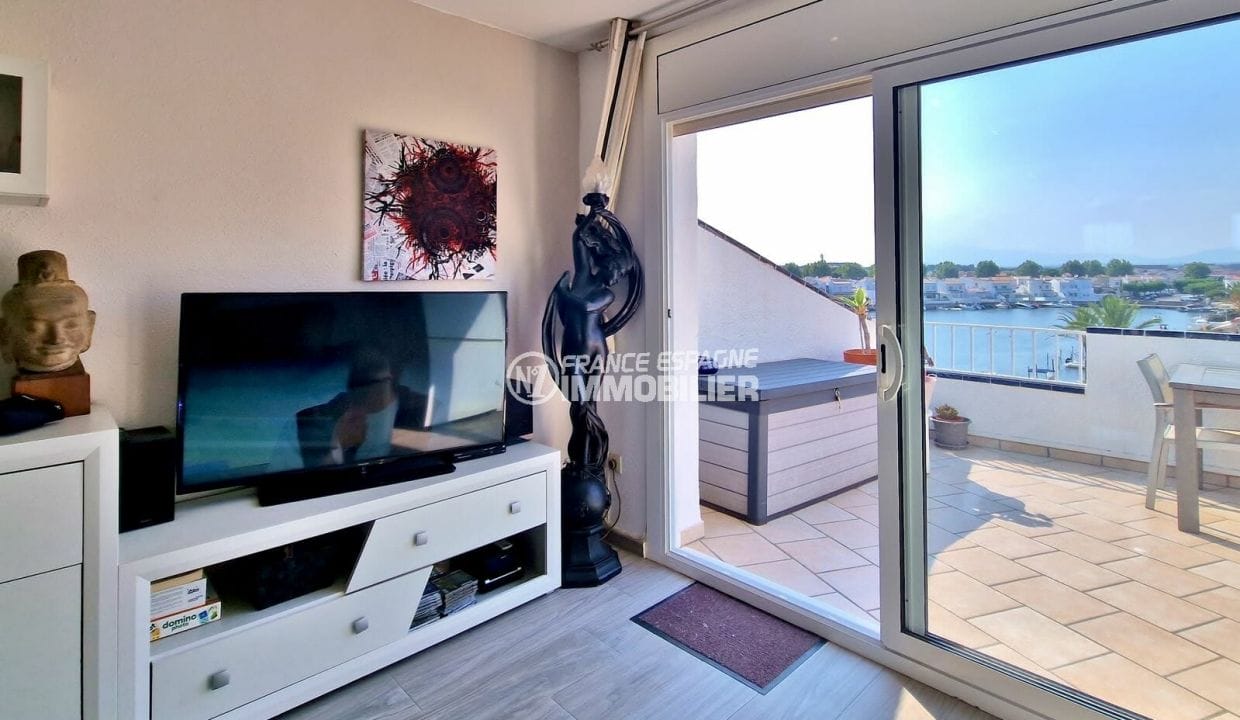 appartement a vendre empuriabrava, 3 pièces 68 m², salon vue canal/lac