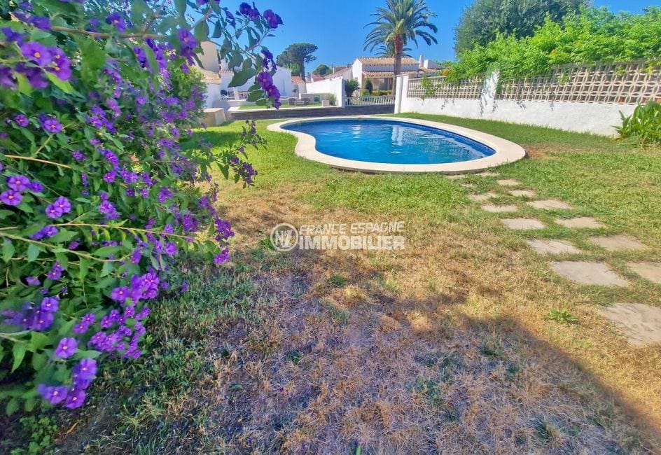house empuriabrava, 8 rooms 289 m² mooring, garden and private pool