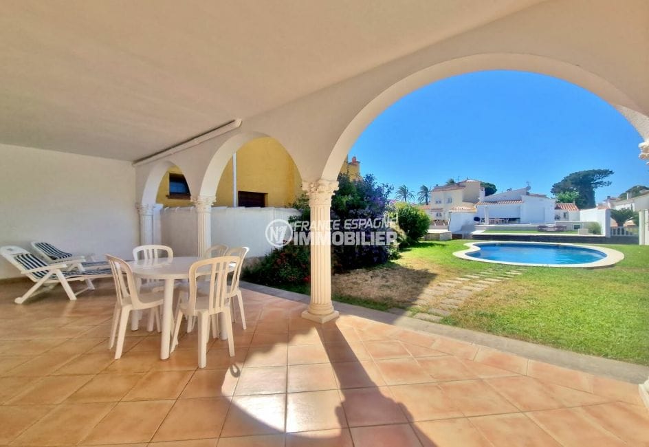 house for sale empuriabrava, 8 rooms 289 m² amaranth, covered terrace garden and canal view
