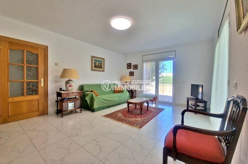 house for sale in empuriabrava, 8 rooms 289 m² amaranth, living room