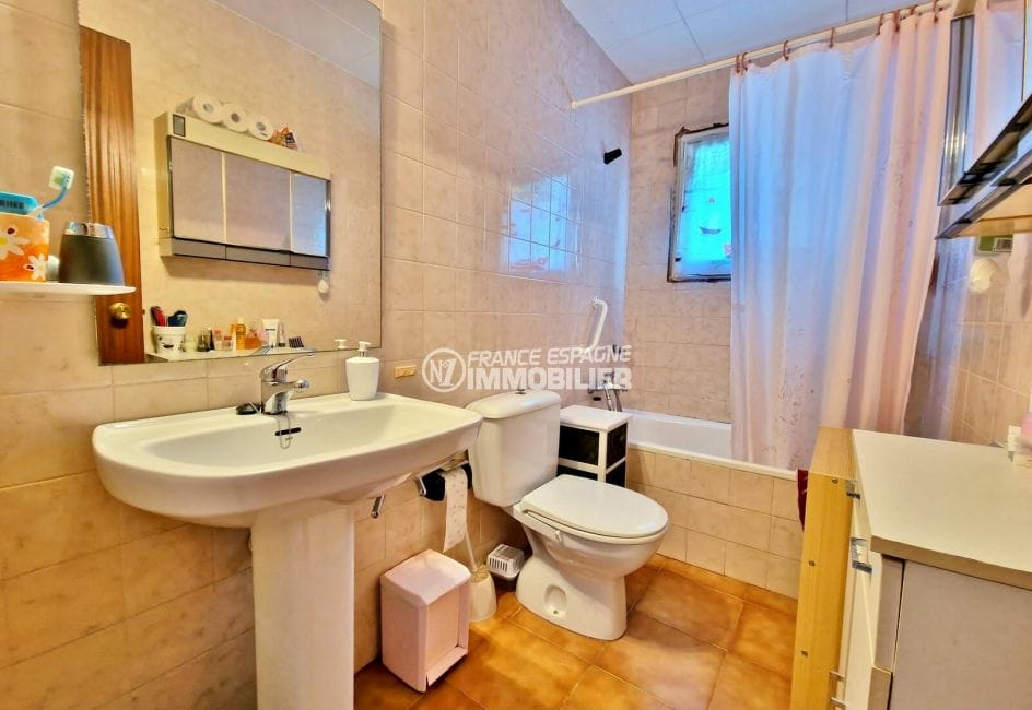 immobilier espagne pas cher: villa 3 pièces 77 m², salle de bain, wc, baignoire