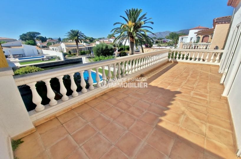 empuriabrava house for sale, 8 rooms 289 m² mooring, terrace canal view