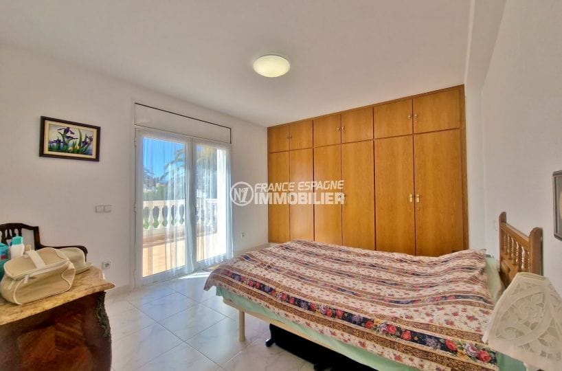 villa for sale empuriabrava, 8 rooms 289 m² amar, bedroom with closet