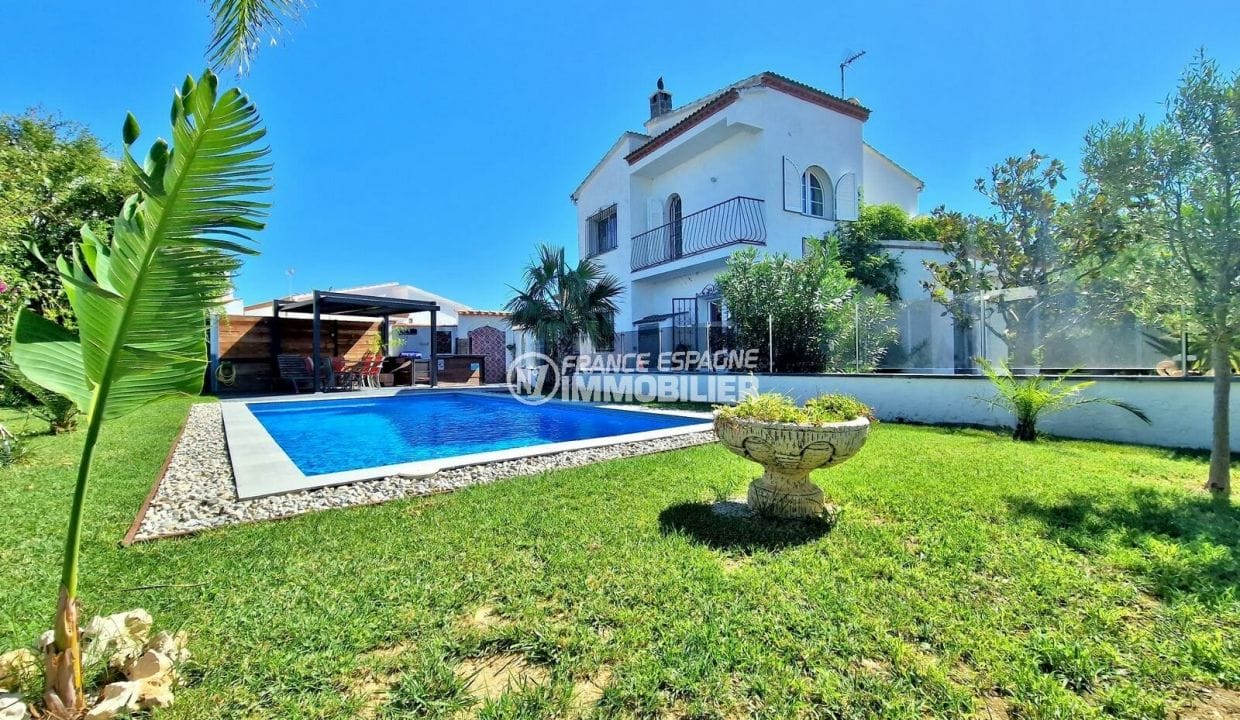 house for sale rosas, 5 rooms 131 m², quiet and pleasant area, south facing