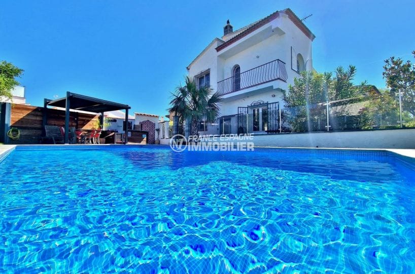 maison a vendre a rosas, 5 pièces 131 m², grande piscine privé au chlore