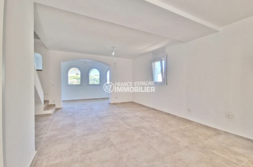 maison a vendre espagne, 5 pièces 126 m² rénovée, pièce à vivre, carrelage au sol