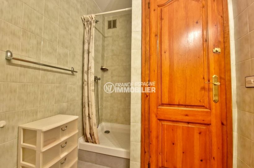 immocenter empuriabrava: appartement 3 pièces 60 m² amarre, cabine de douche