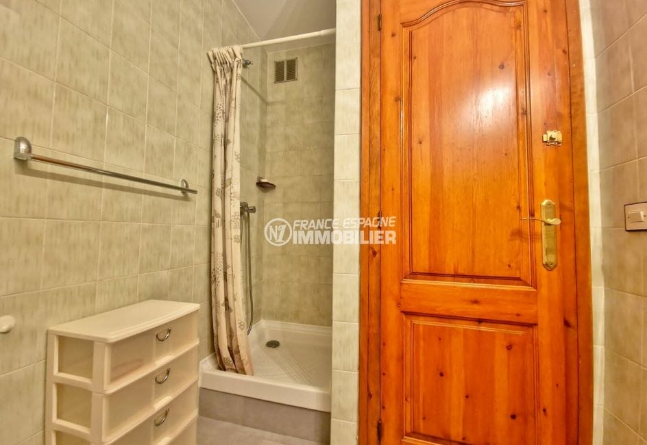 immocenter empuriabrava: appartement 3 pièces 60 m² amarre, cabine de douche