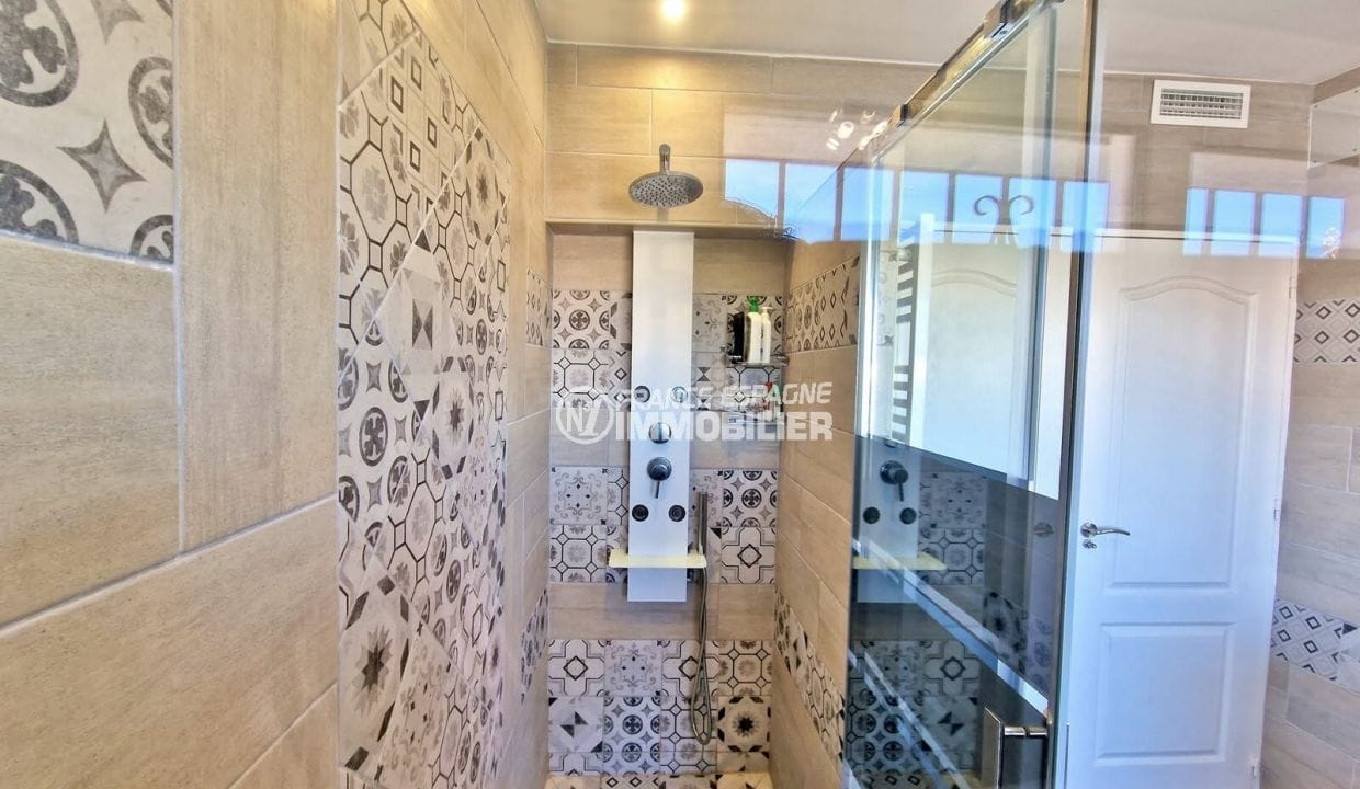 villa a vendre rosas espagne, 5 pièces 131 m², douche italienne, salle d'eau