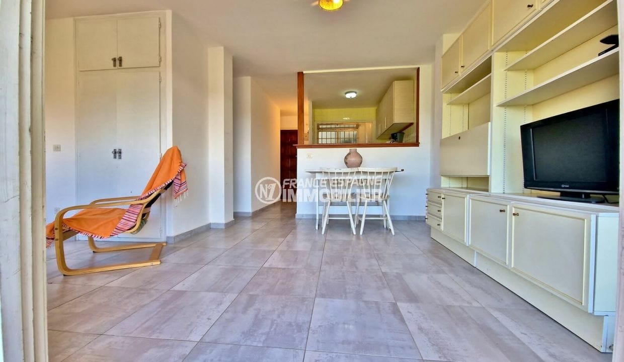 sale apartment empuriabrava, 2 rooms 50m², living room and kitchen