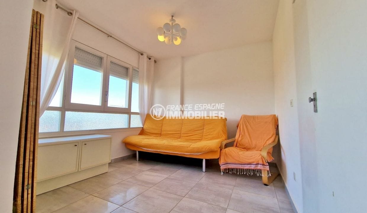 buy apartment empuriabrava, 2 rooms 50m², living room