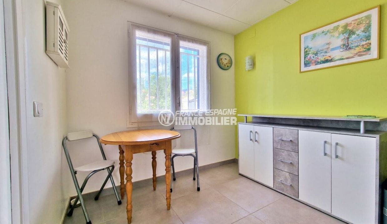 vente immobilière rosas: villa 3 pièces 42 m², coin salle à manger dans cuisine