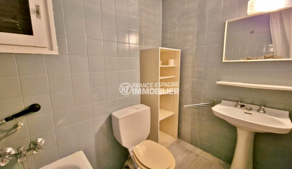 immocenter empuriabrava: 2-room apartment 50m², bathroom, toilets, bathtub