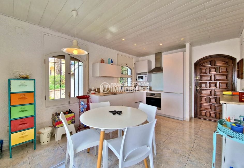 maison a vendre espagne bord de mer, 4 pièces 112 m², cuisine indépendante ouverte