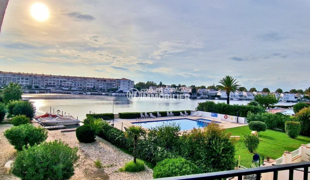 immobilier empuria brava: 2-room apartment lake view 49 m², renovated, close to all amenities