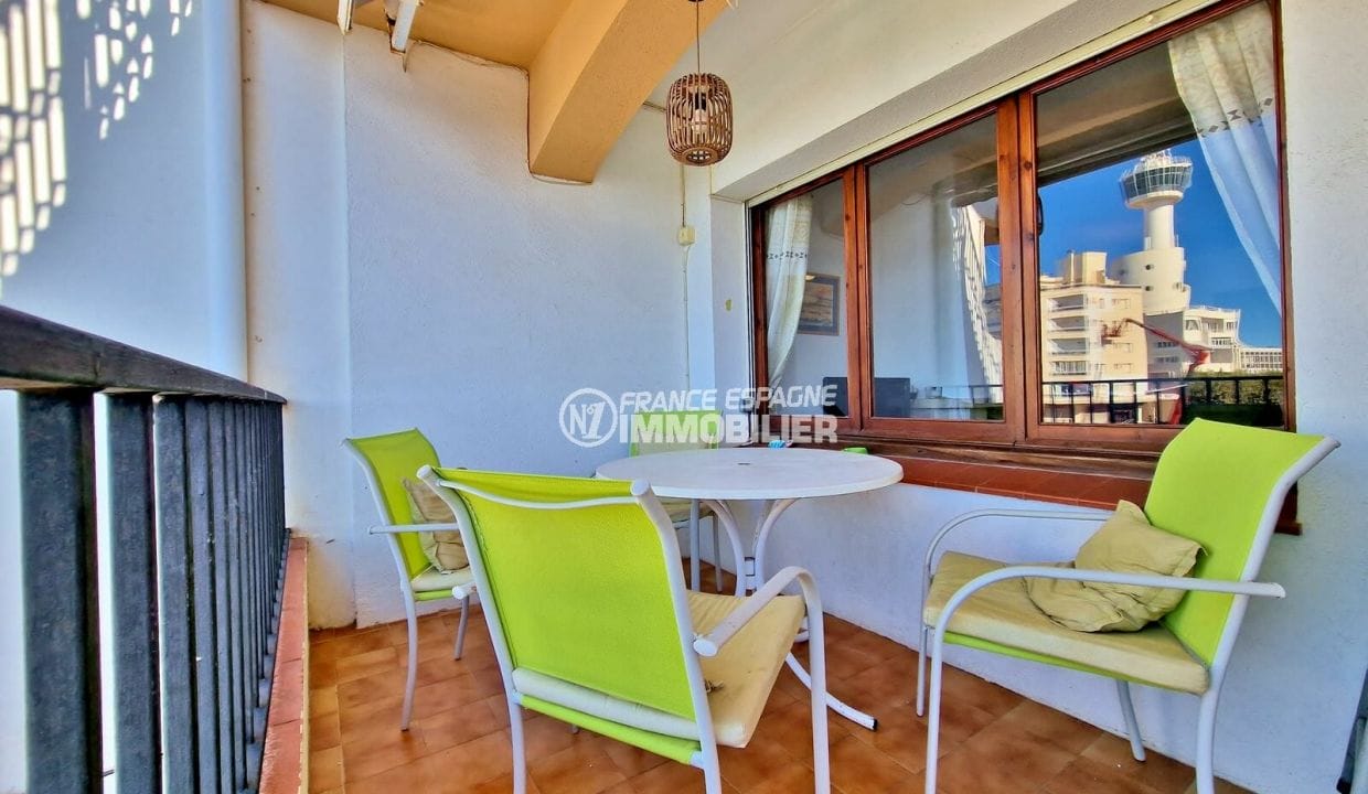 appartement a vendre empuriabrava, 3 pièces vue marina 84 m², terrasse couverte