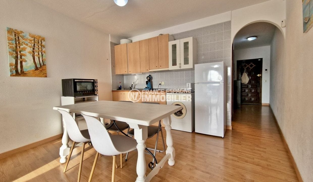 Apartament en venda a Empuriabrava, 2 habitacions vista llac 49 m², cuina, rebedor