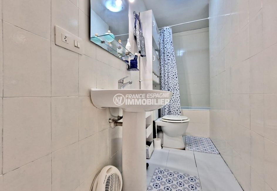 acheter un appartement a empuriabrava, 2 pièces vue latérale 40 m², salle de bain