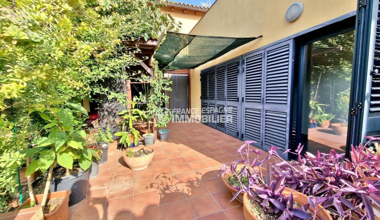 house for sale in spain near the french border, 9 rooms nueve 431 m², terrace