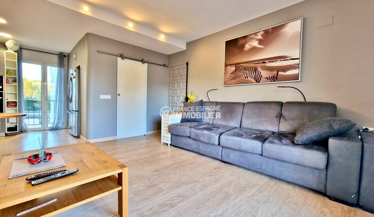 appartement a vendre empuriabrava, 1 pièce vue canal 46 m², spacieuse pièce à vivre