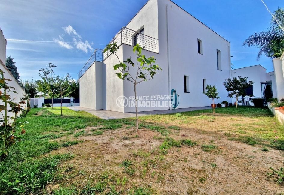 vente maison empuriabrava, 6 pièces moderne 307 m², grand jardin privé