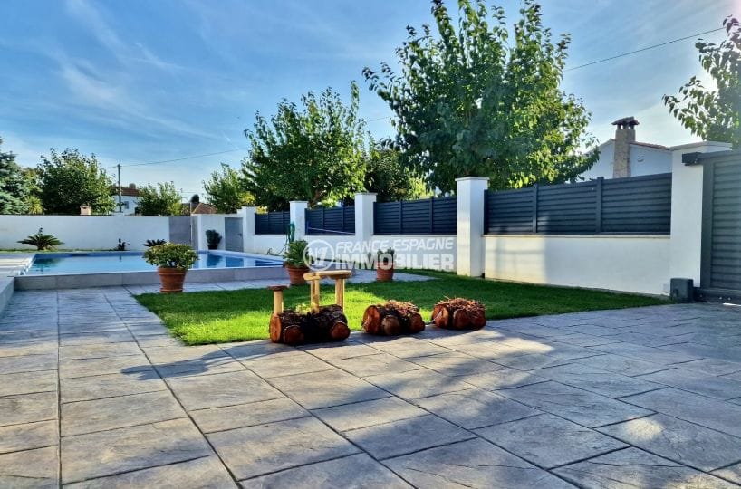 maison à vendre empuriabrava, 6 pièces moderne 307 m², parking et piscine