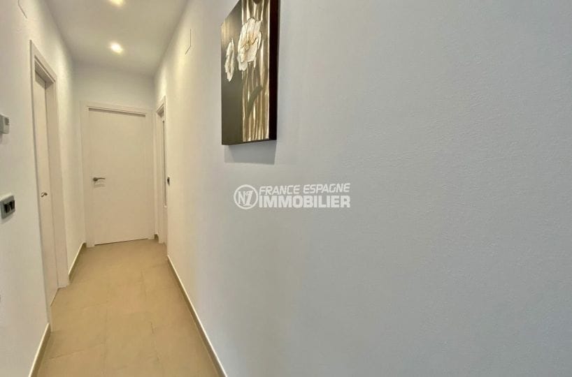 france espagne immobilier: villa villa 4 chambres 190 m², couloir pour les chambres