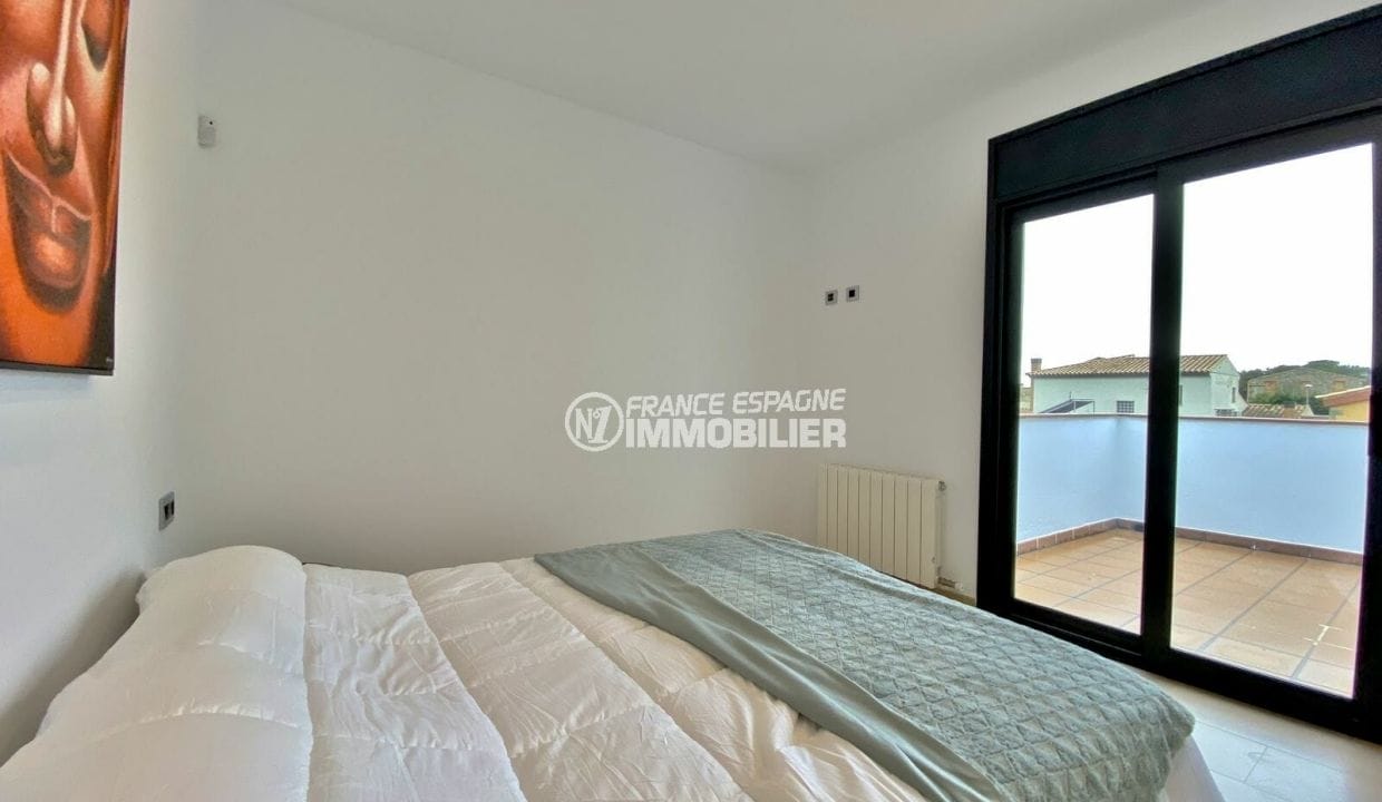 immobilier empuria brava: villa villa 4 chambres 190 m², 2ème chambre accès terrasse