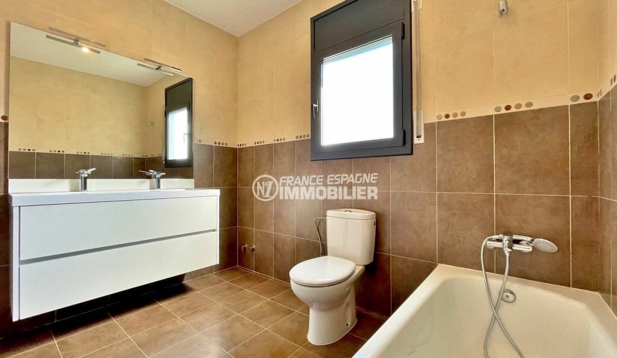 maison a vendre empuriabrava, villa 4 chambres 190 m², salle de bain, wc