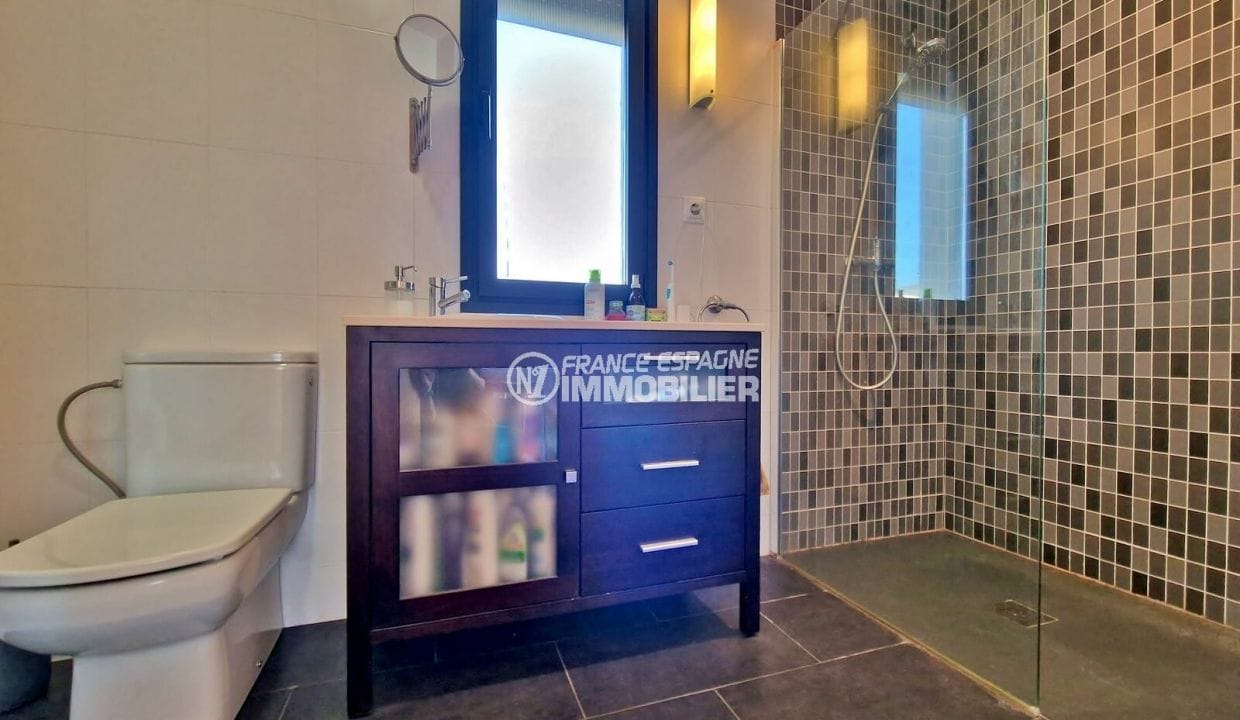 Casa en venda Empuriabrava, 9 habitacions Nueve 431 m², primer bany