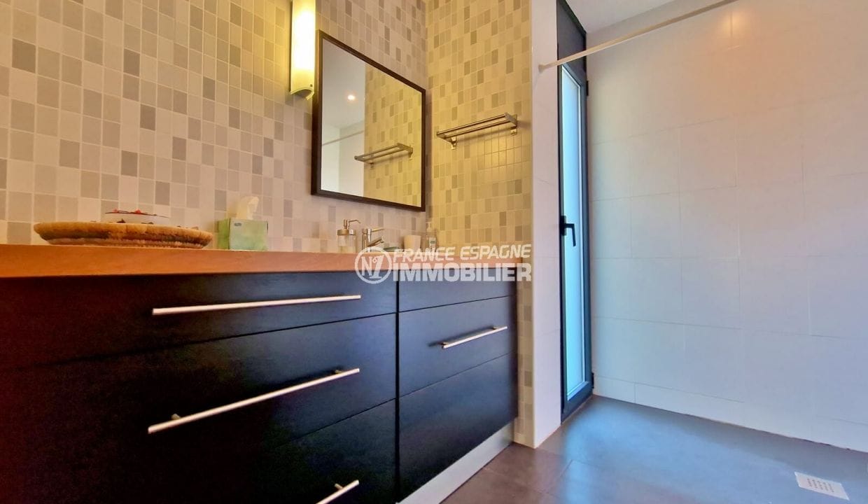 apartment for sale rosas, 9 rooms nueve 431 m², 2nd bathroom