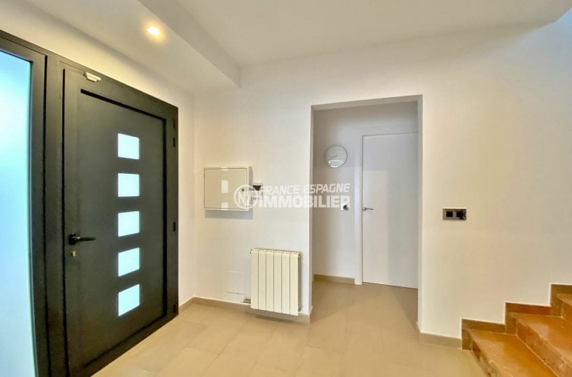 immobilier llanca: villa villa 4 chambres 190 m², porte d'entrée villa
