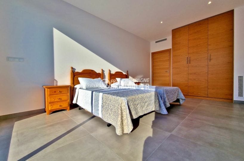 villa empuriabrava à vendre, 6 pièces moderne 307 m², 3ème chambre