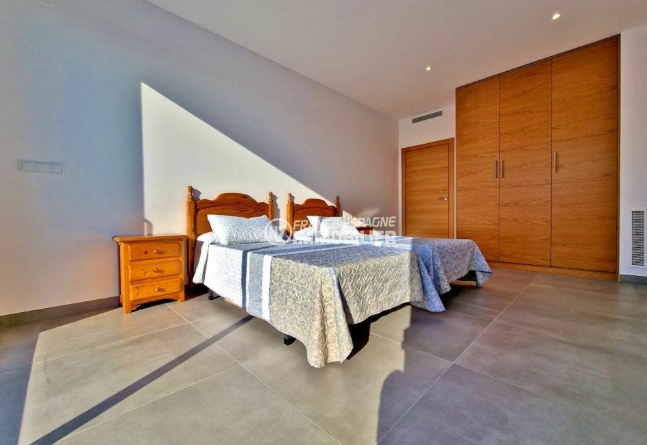 villa empuriabrava à vendre, 6 pièces moderne 307 m², 3ème chambre